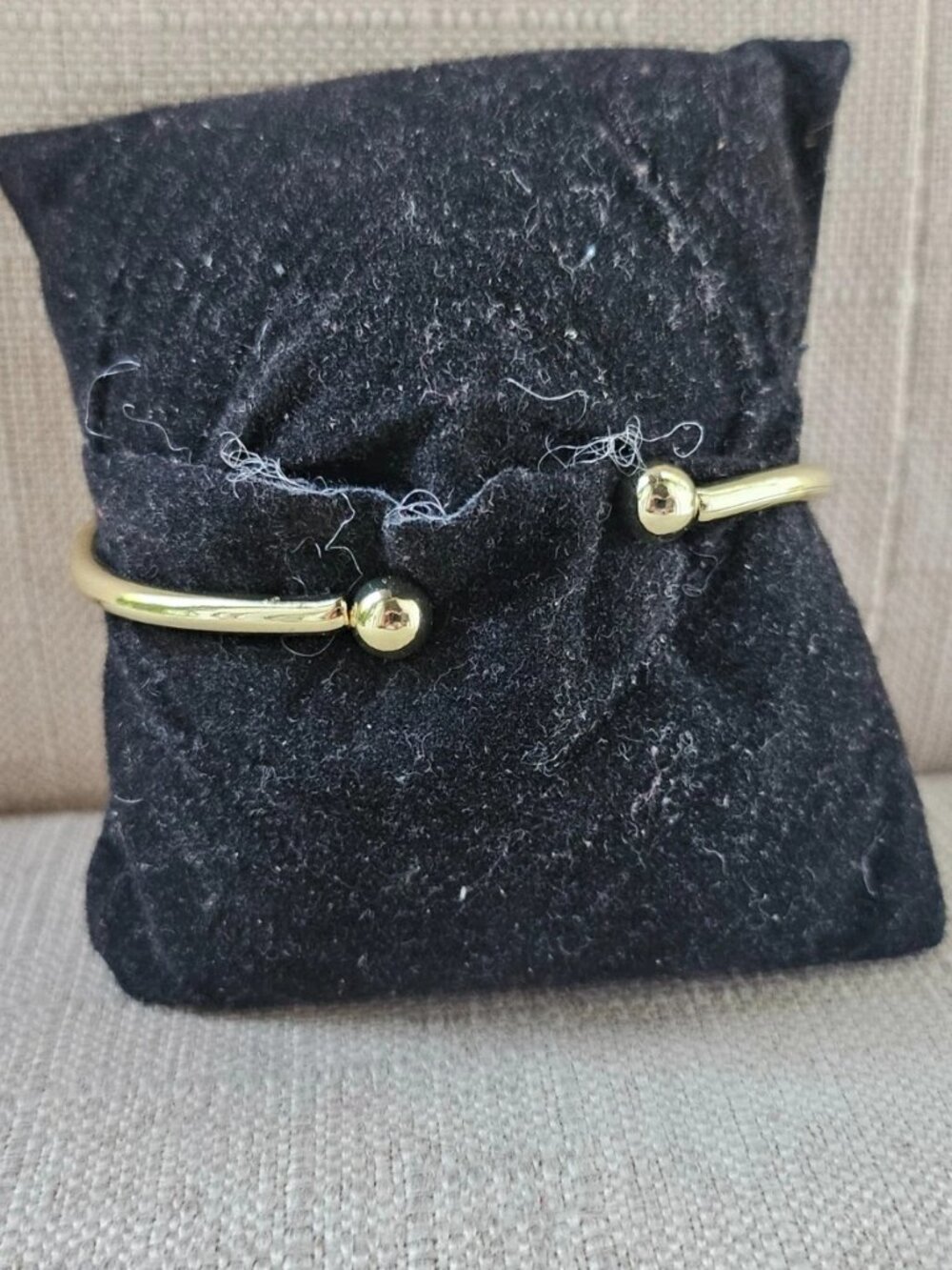 Fashion Bracelet Gold Tone Fashion Wrist Jewelry Wristband Size 5.5 inches - Picture 2 of 10